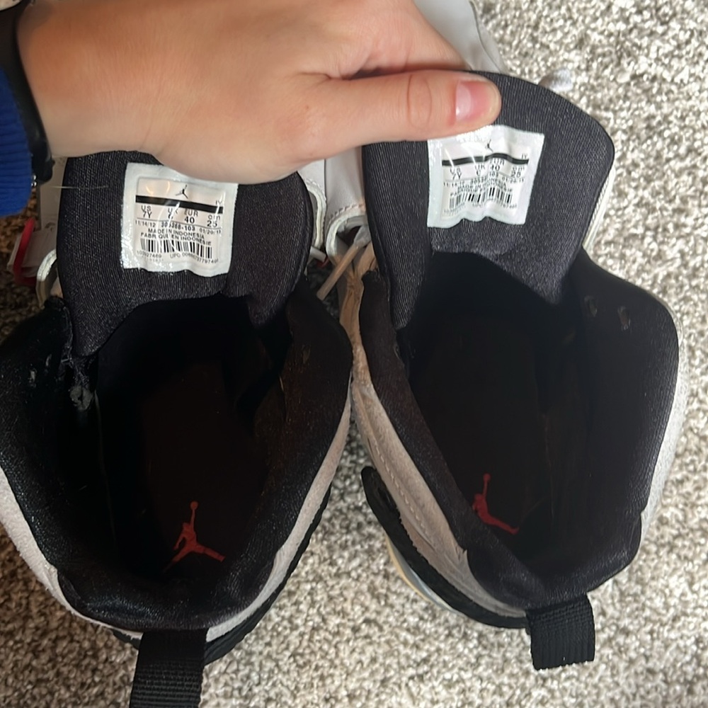 Air Jordan 8 Retro (GS) - Picture 5 of 7